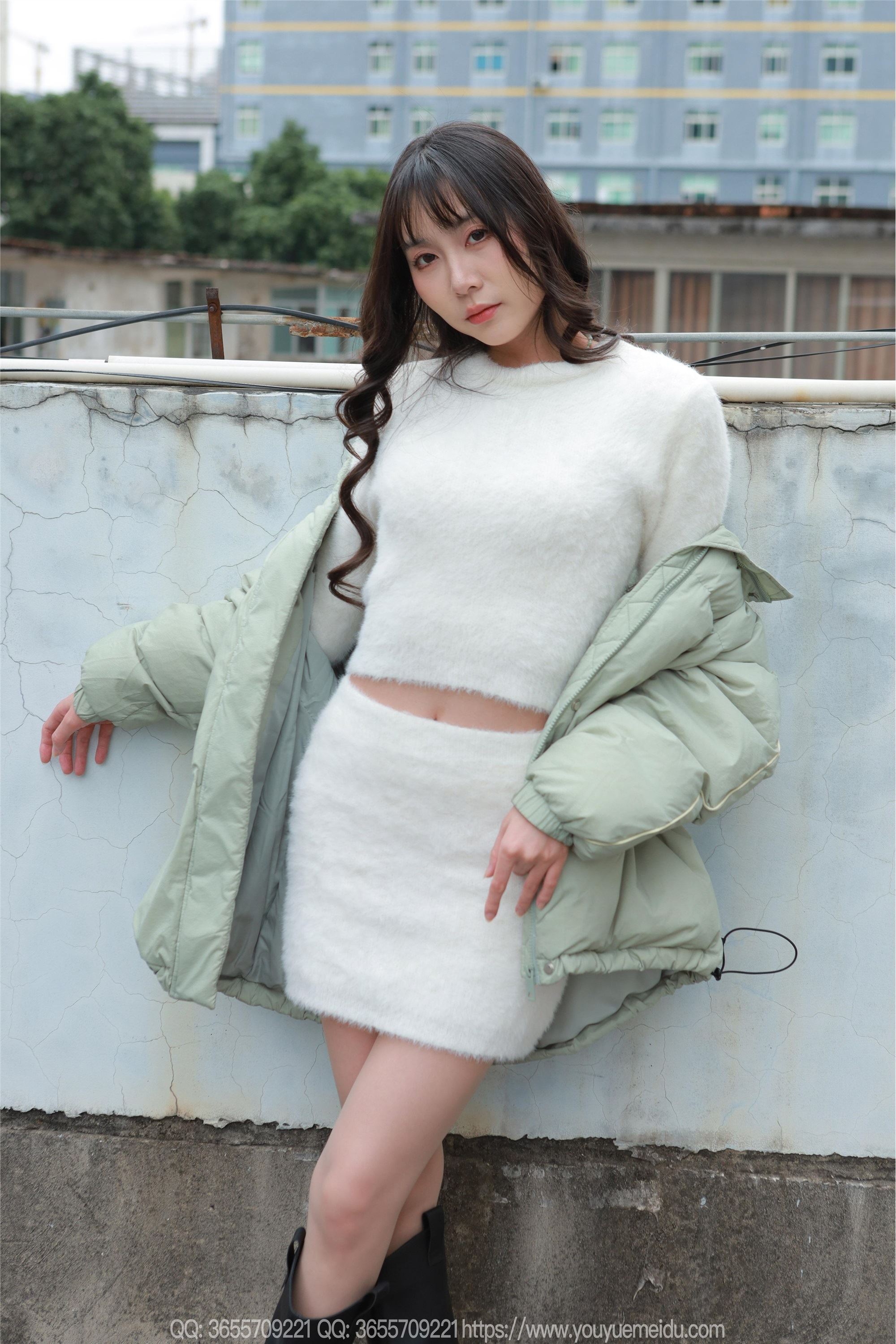 IESS异思趣向  2025.04.02 丝享家 2017 团团《长靴包臀裙（上）》